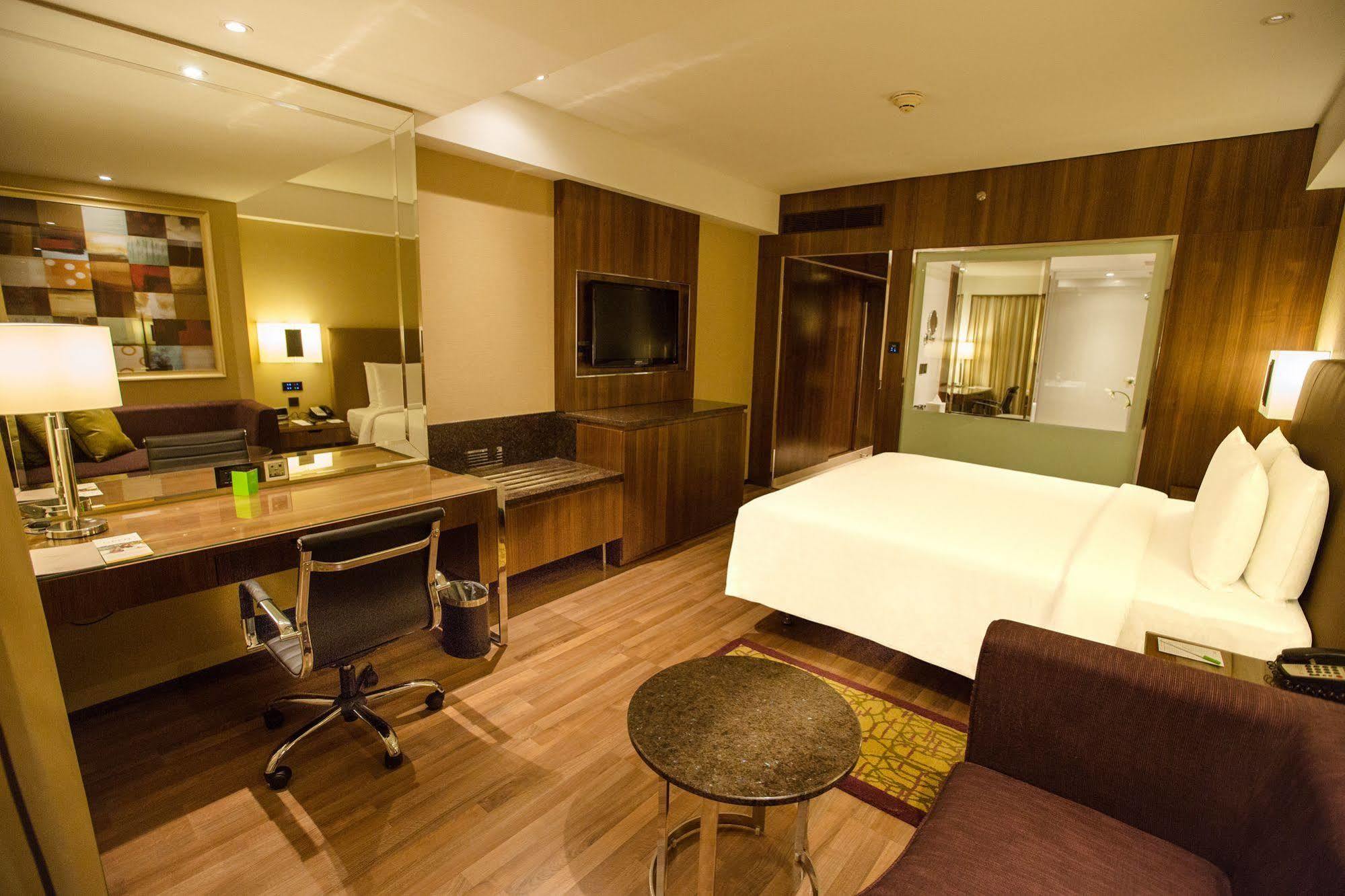 Courtyard By Marriott Hotel Chennai