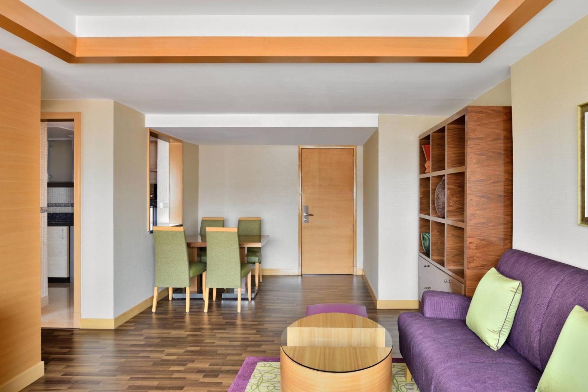 Courtyard By Marriott