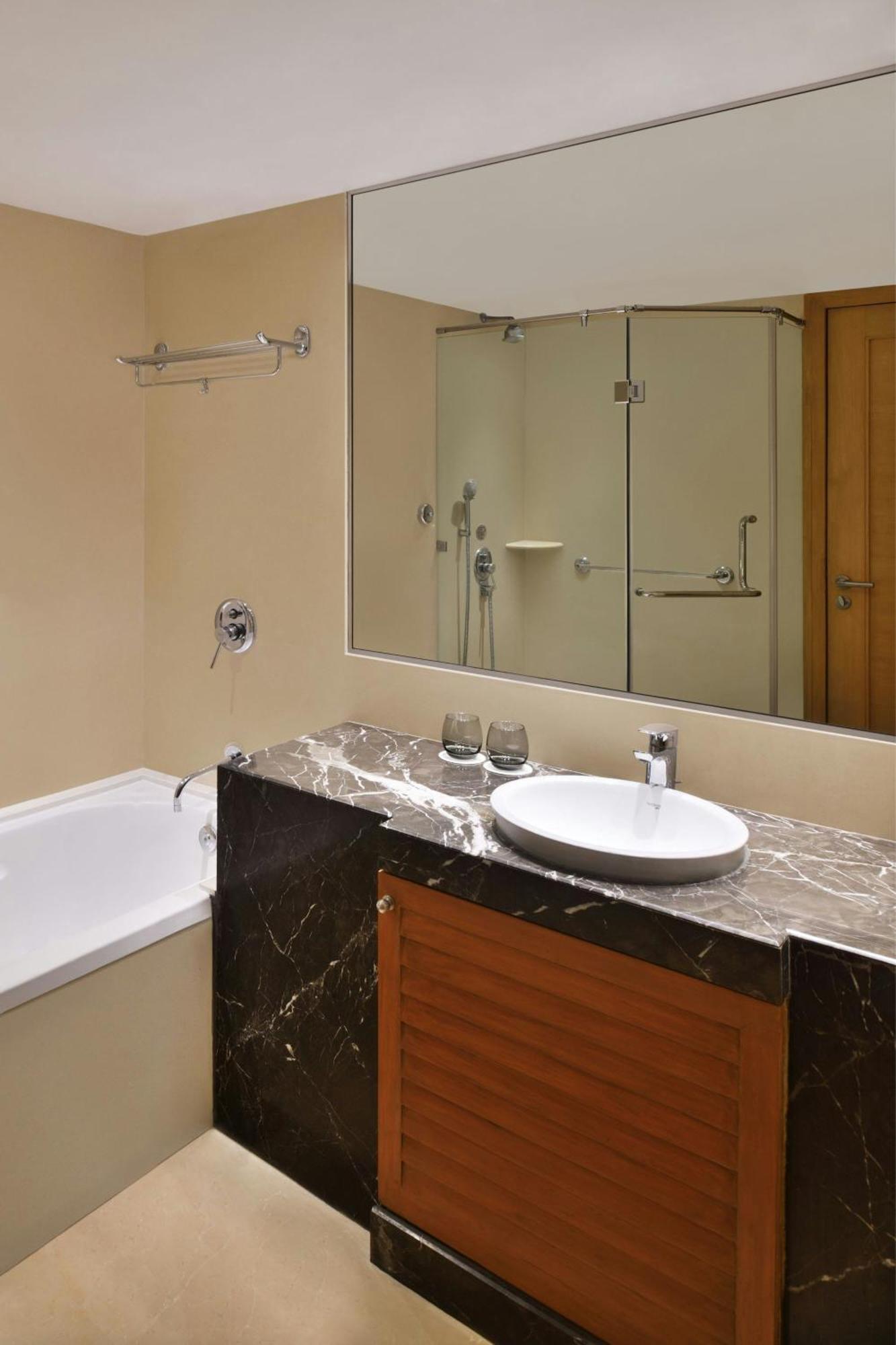 Courtyard By Marriott 4*