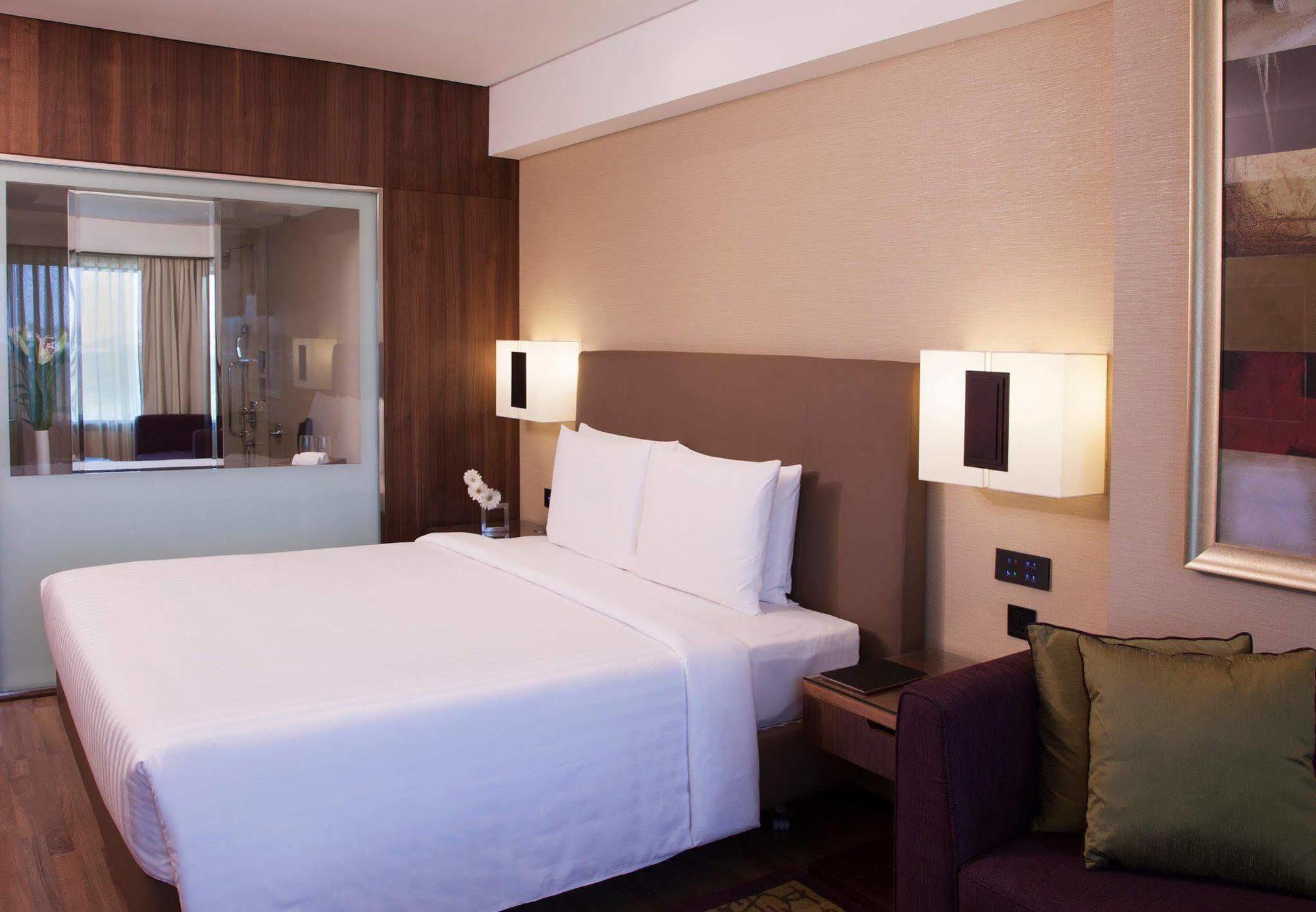 Courtyard By Marriott होटल Chennai